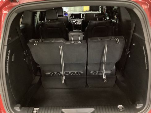 New 2026 Chrysler Pacifica Select image 5