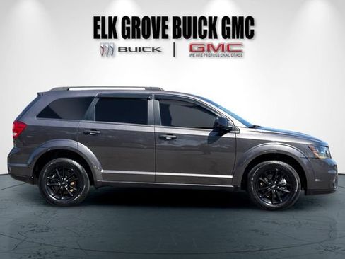 Used 2019 Dodge Journey SE w/ Blacktop Package FWD image 3