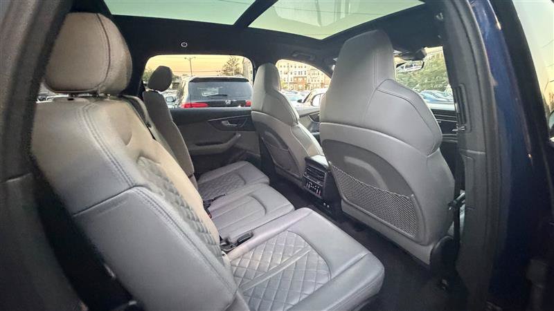 Used 2021 Audi SQ7 Premium Plus w/ Driver Assistance Package AWD/4WD image 12