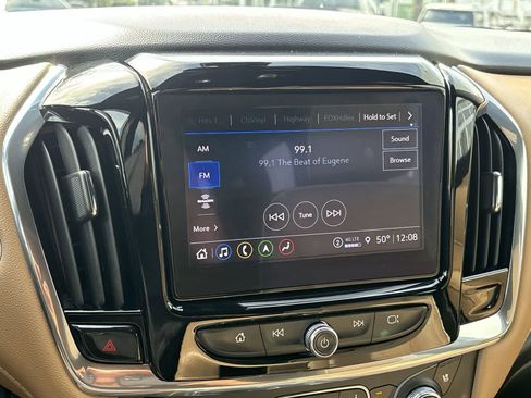 Used 2023 Chevrolet Traverse Premier image 16