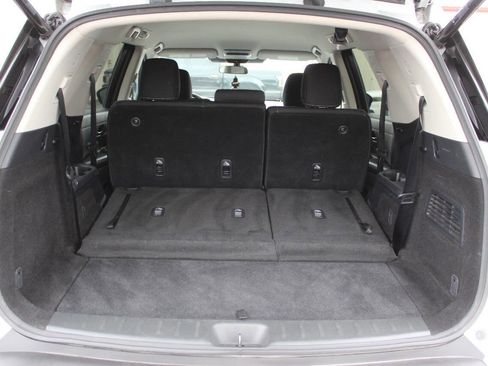 Used 2025 Nissan Pathfinder SV FWD image 14