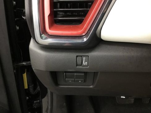 Used 2024 GMC Canyon AT4X AWD/4WD image 13