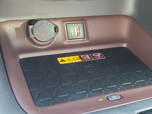 Used 2024 Toyota RAV4 Limited w/ Advanced Technology Package AWD/4WD image 28