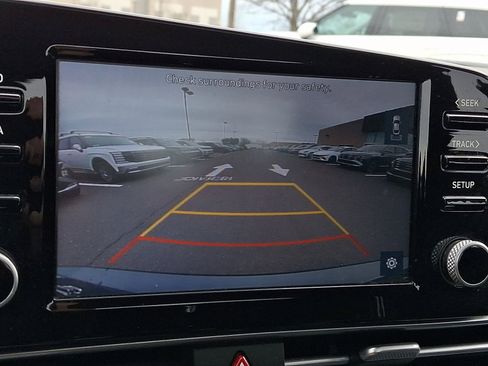 Used 2021 Hyundai Elantra SEL w/ Convenience + Premium Package image 18