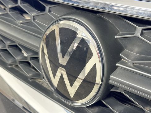 Certified 2023 Volkswagen Taos SE image 30