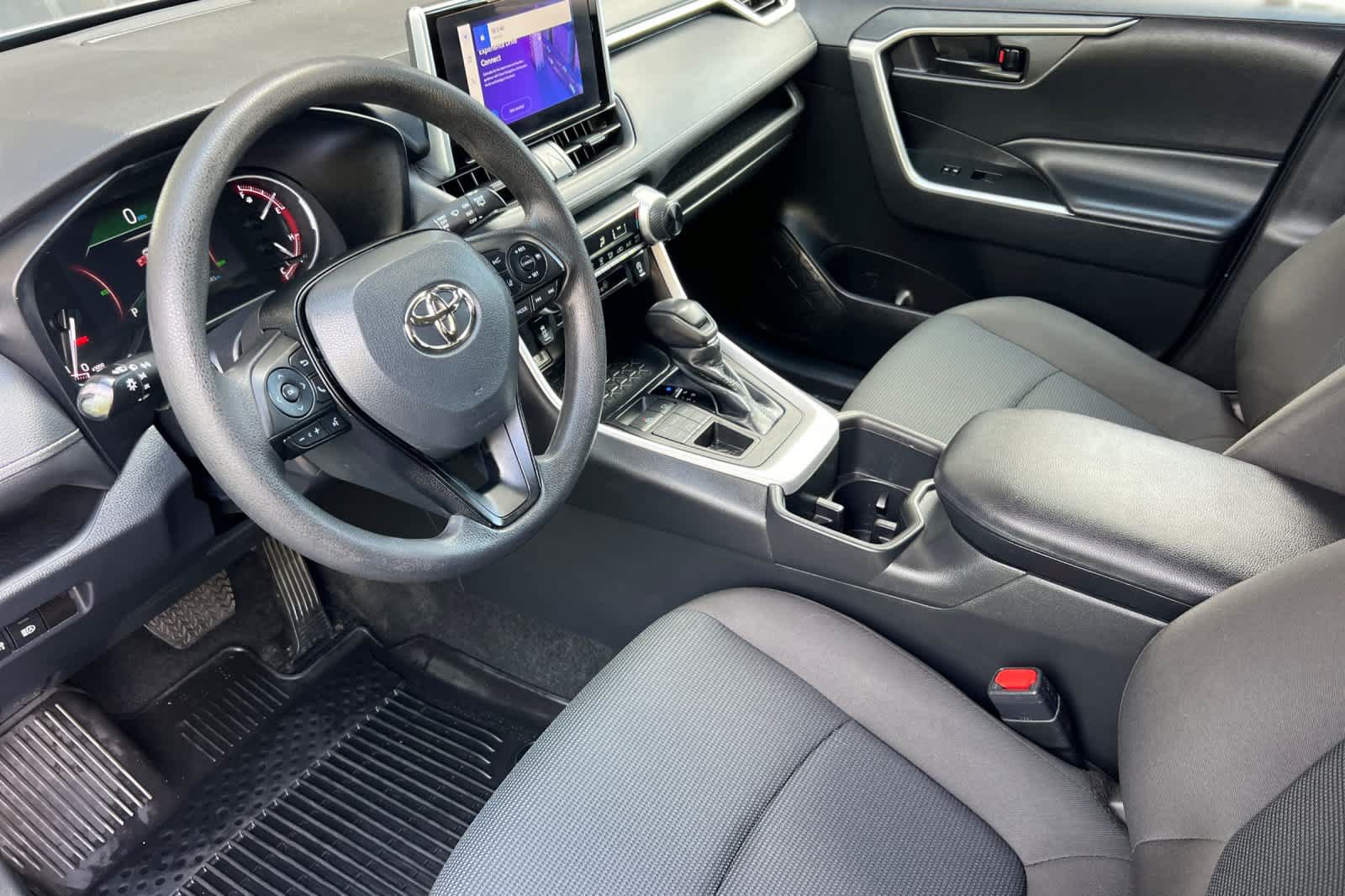 Used 2023 Toyota RAV4 LE AWD/4WD image 11