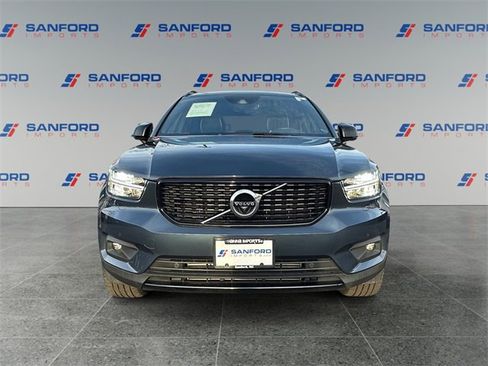 Used 2022 Volvo XC40 T5 R-Design w/ Advanced Package image 8