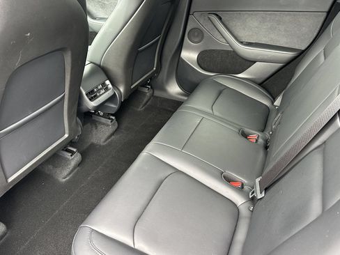 Used 2024 Tesla Model Y 2WD image 11