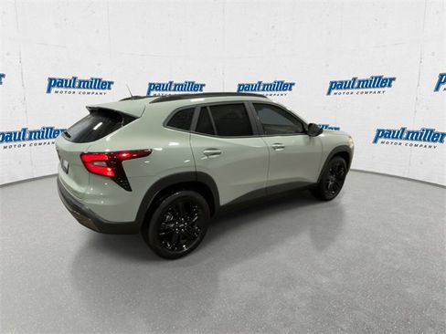 Used 2025 Chevrolet Trax ACTIV w/ Sunroof Package image 11