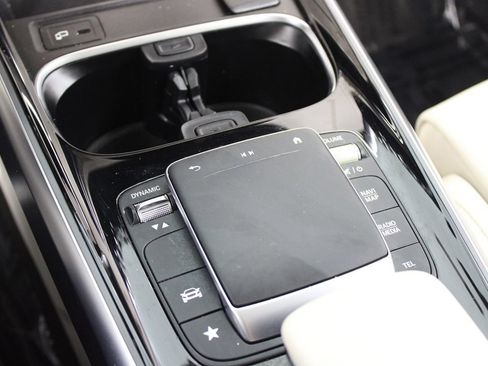 Used 2023 Mercedes-Benz GLB 250 image 18