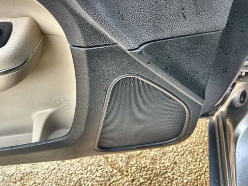 Used 2018 Chrysler 300 Touring L image 23