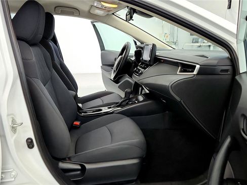 Certified 2022 Toyota Corolla LE w/ LE Convenience Package image 17