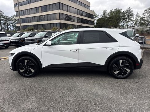 New 2025 Hyundai Ioniq 5 SE image 5