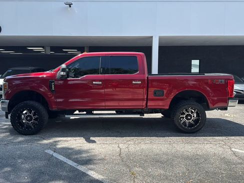 Used 2018 Ford F250 XLT w/ XLT Premium Package AWD/4WD image 4