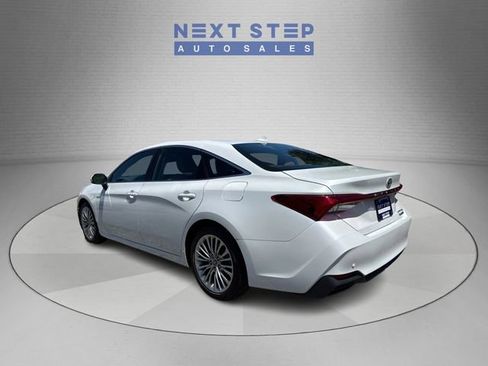 Used 2020 Toyota Avalon Limited w/ Advanced Safety Package FWD image 5
