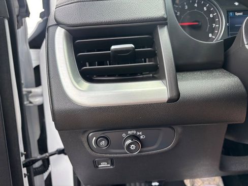 Used 2024 GMC Terrain SLE FWD image 19