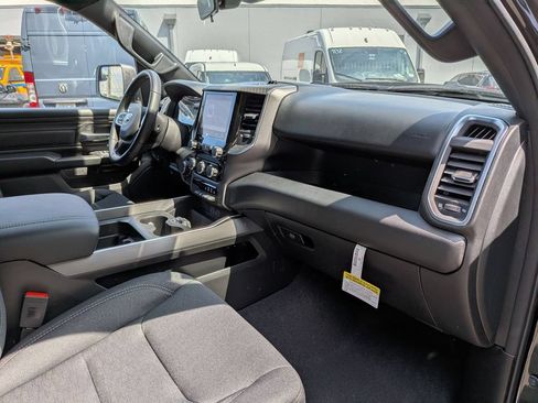New 2026 RAM 1500 Express AWD/4WD image 21