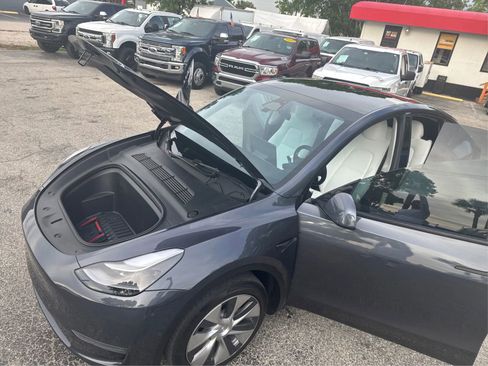 Used 2022 Tesla Model Y Long Range AWD/4WD image 12