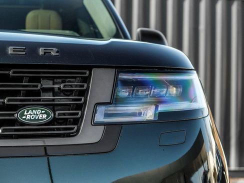 New 2026 Land Rover Range Rover Long Wheelbase SE AWD/4WD image 6