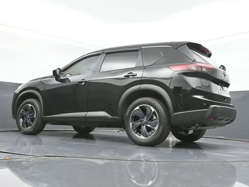 Used 2024 Nissan Rogue SV image 36