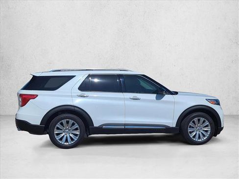 Certified 2023 Ford Explorer Limited w/ Equipment Group 301A image 4