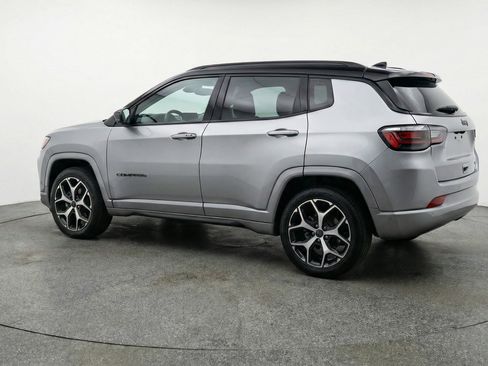 Used 2025 Jeep Compass Limited image 6
