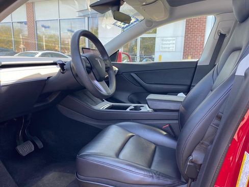 Used 2021 Tesla Model Y Long Range image 9