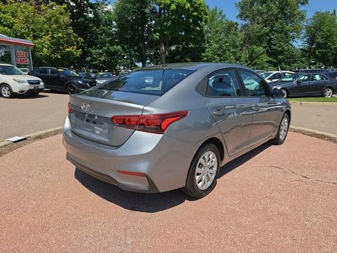 Used 2022 Hyundai Accent SE FWD image 5