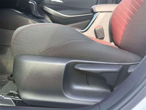 Used 2025 Toyota Corolla SE image 14