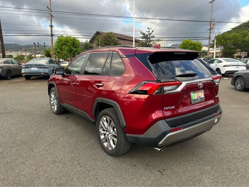 Used 2022 Toyota RAV4 Limited FWD image 4