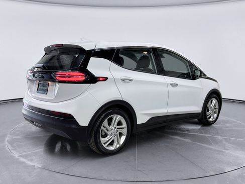 Used 2023 Chevrolet Bolt LT w/ Driver Confidence Package FWD image 3