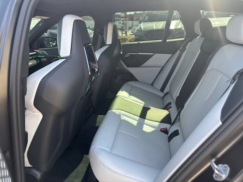 Used 2025 BMW M5 Touring AWD/4WD image 26