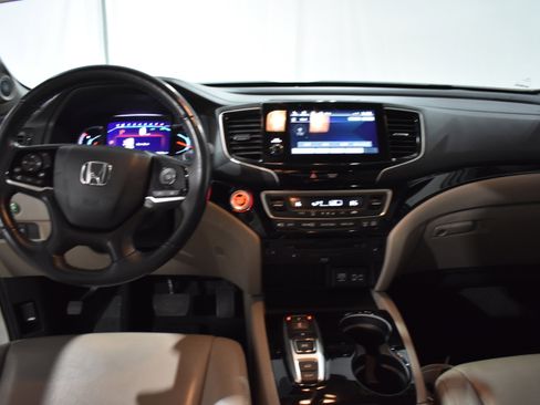 Used 2020 Honda Pilot Touring image 37