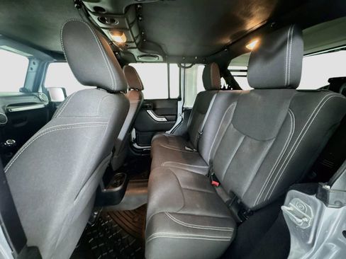 Used 2013 Jeep Wrangler Unlimited Sahara w/ Connectivity Group AWD/4WD image 19