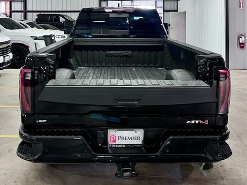 Used 2024 GMC Sierra 3500 AT4 w/ AT4 Premium Plus Package image 5