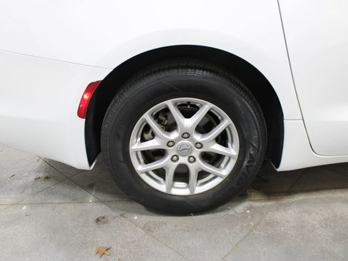 Used 2024 Chrysler Voyager LX image 37