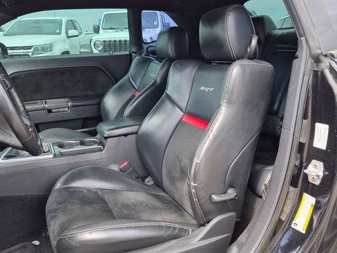 Used 2009 Dodge Challenger SRT8 w/ SRT Option Group II RWD image 13