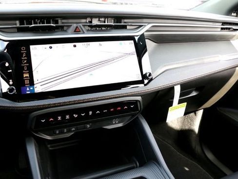 New 2026 Jeep Cherokee Overland image 13