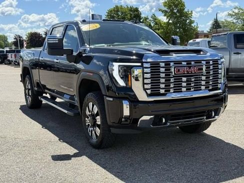 Used 2024 GMC Sierra 2500 Denali w/ Denali Reserve Package AWD/4WD image 4