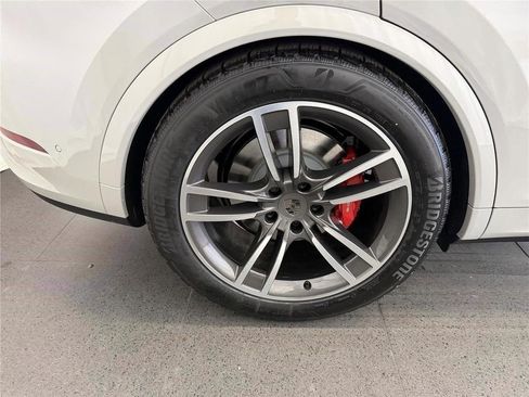 New 2026 Porsche Cayenne Turbo AWD/4WD image 12