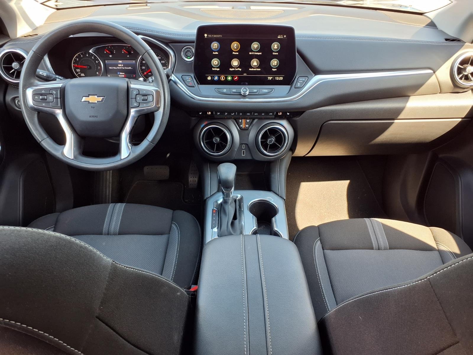 Used 2025 Chevrolet Blazer LT FWD image 9