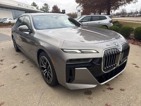 New 2026 BMW 750e xDrive image 6