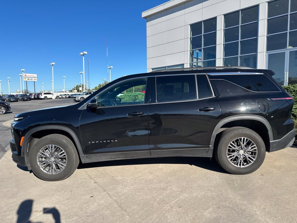 Used 2026 Chevrolet Traverse LT AWD/4WD image 8