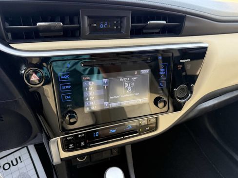 Used 2017 Toyota Corolla XLE FWD image 28