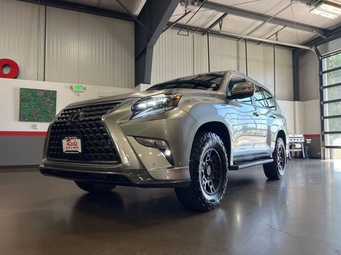 Used 2023 Lexus GX 460 Premium image 34
