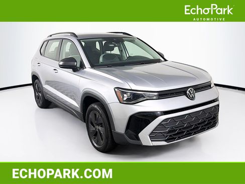 Used 2025 Volkswagen Taos S FWD image 1