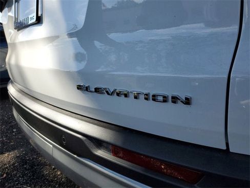 New 2026 GMC Acadia Elevation image 9