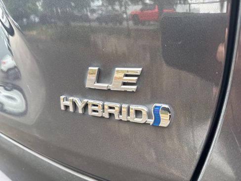 Used 2021 Toyota RAV4 LE AWD/4WD image 39