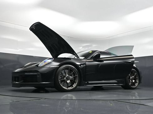 Used 2025 Porsche 911 Turbo AWD/4WD image 35