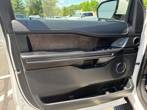 Used 2018 Ford Expedition Limited w/ Equipment Group 302A AWD/4WD image 14